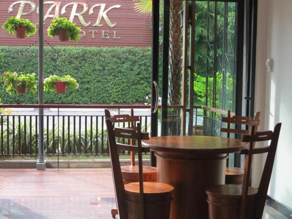 City Park Hotel Фаталунг Екстериор снимка