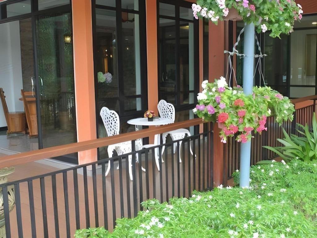 City Park Hotel Фаталунг Екстериор снимка